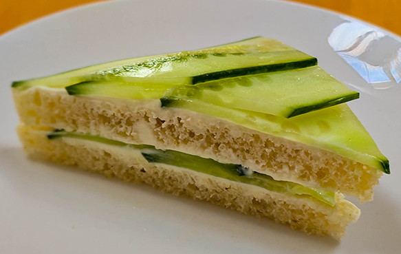 Gurkensandwich