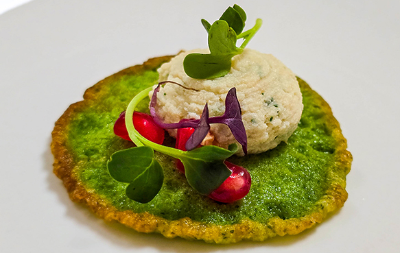 spinatblinis mit forellenmousse