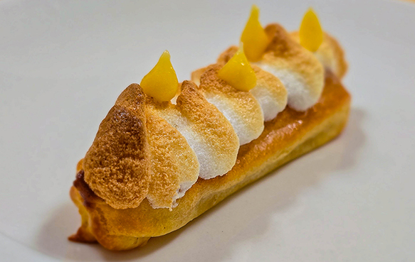 Zitronen-Baiser-Eclairs