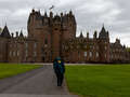 Nasskaltes Wetter beim Glamis Castle
