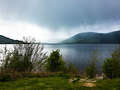 Regenwolke über Loch Ness