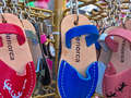 Avarcas (typische Menorca-Sandalen) als Schlüsselanhänger (Maó)